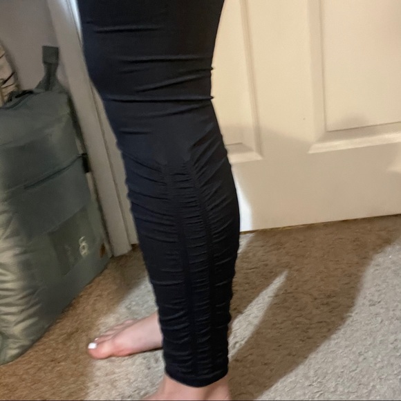 Track & Field Ruched Leggings - Picture 9 of 9